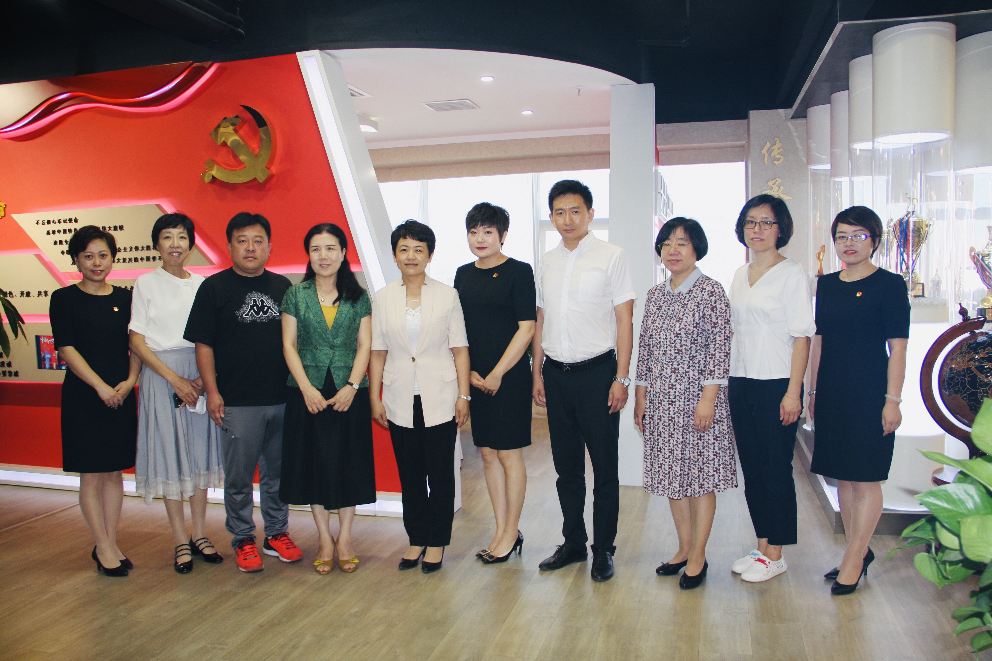 走訪慰問送溫暖 婦聯(lián)關懷暖人心——天津市婦聯(lián)深入永誠世佳開展調研