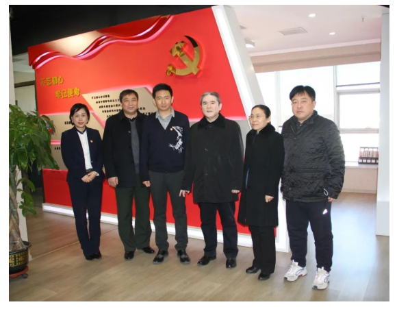 河東區(qū)人大常委會、春華街道黨工委領導走訪永誠世佳