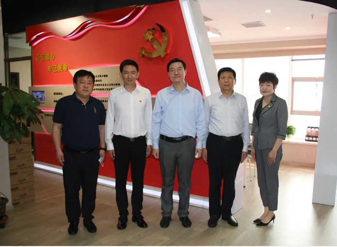 河東區(qū)人大常委會、春華街道黨工委領導走訪永誠世佳