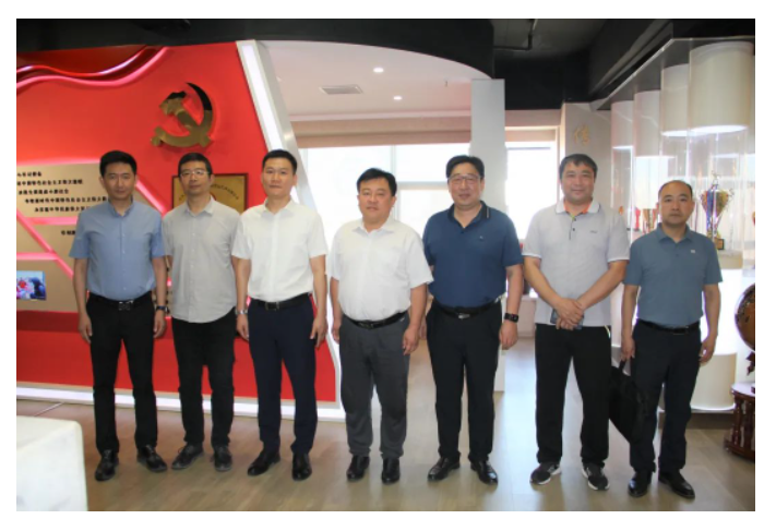 河北區(qū)望海樓街黨工委領導率隊到永誠世佳走訪交流